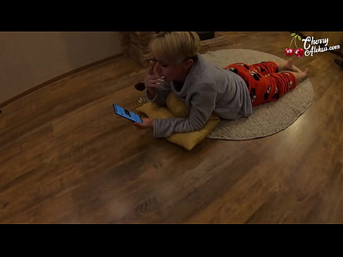 ❤️ Blonde folle suçant une énorme bite et rebondissant dessus - Sexe anal ☑ Porno vk at us ❤